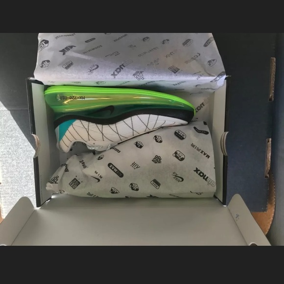 Nike Air Max 720-818 White / Ghost Green - Picture 9 of 9